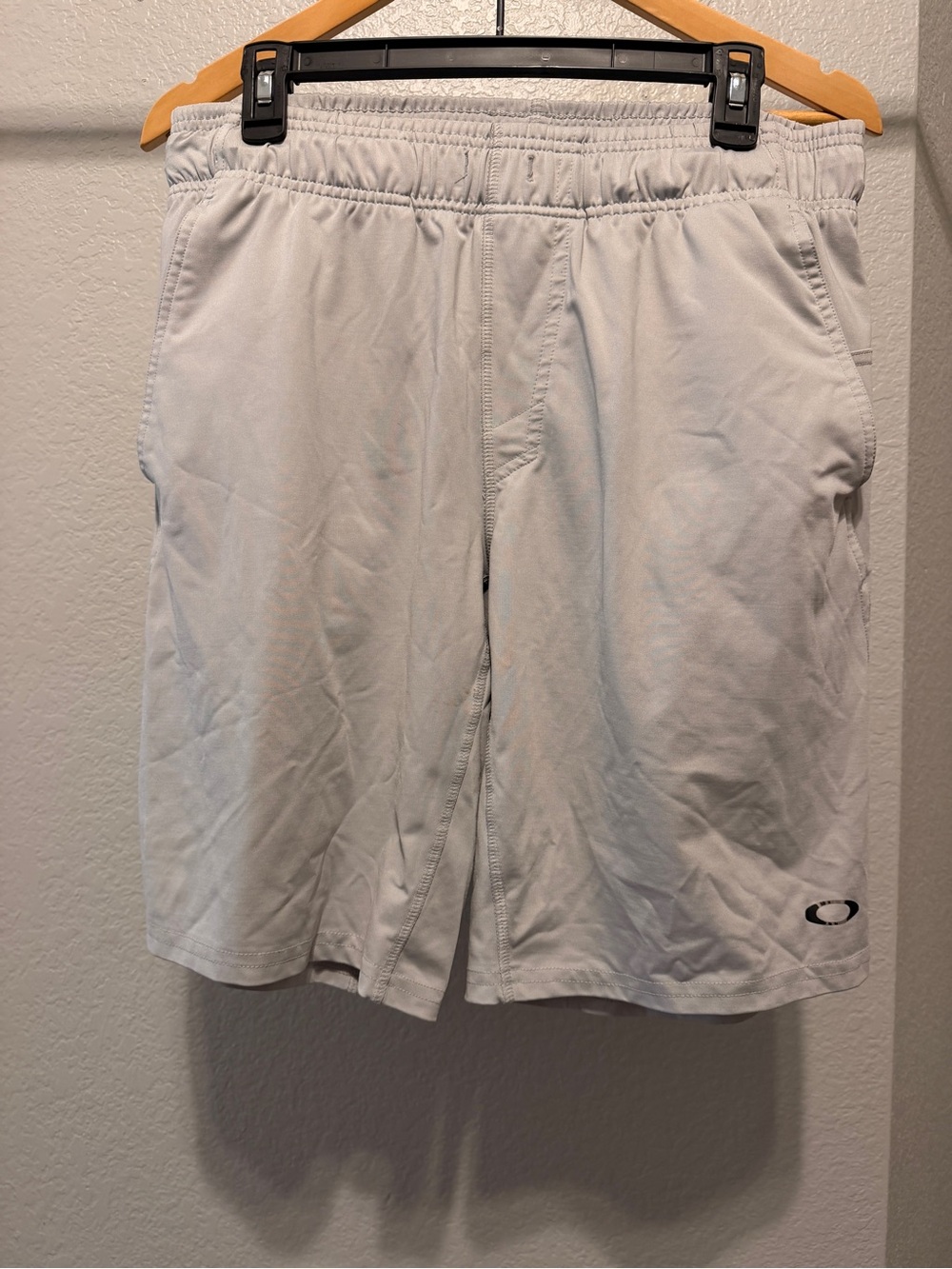 Oakley Men's Light Gray Athletic Shorts